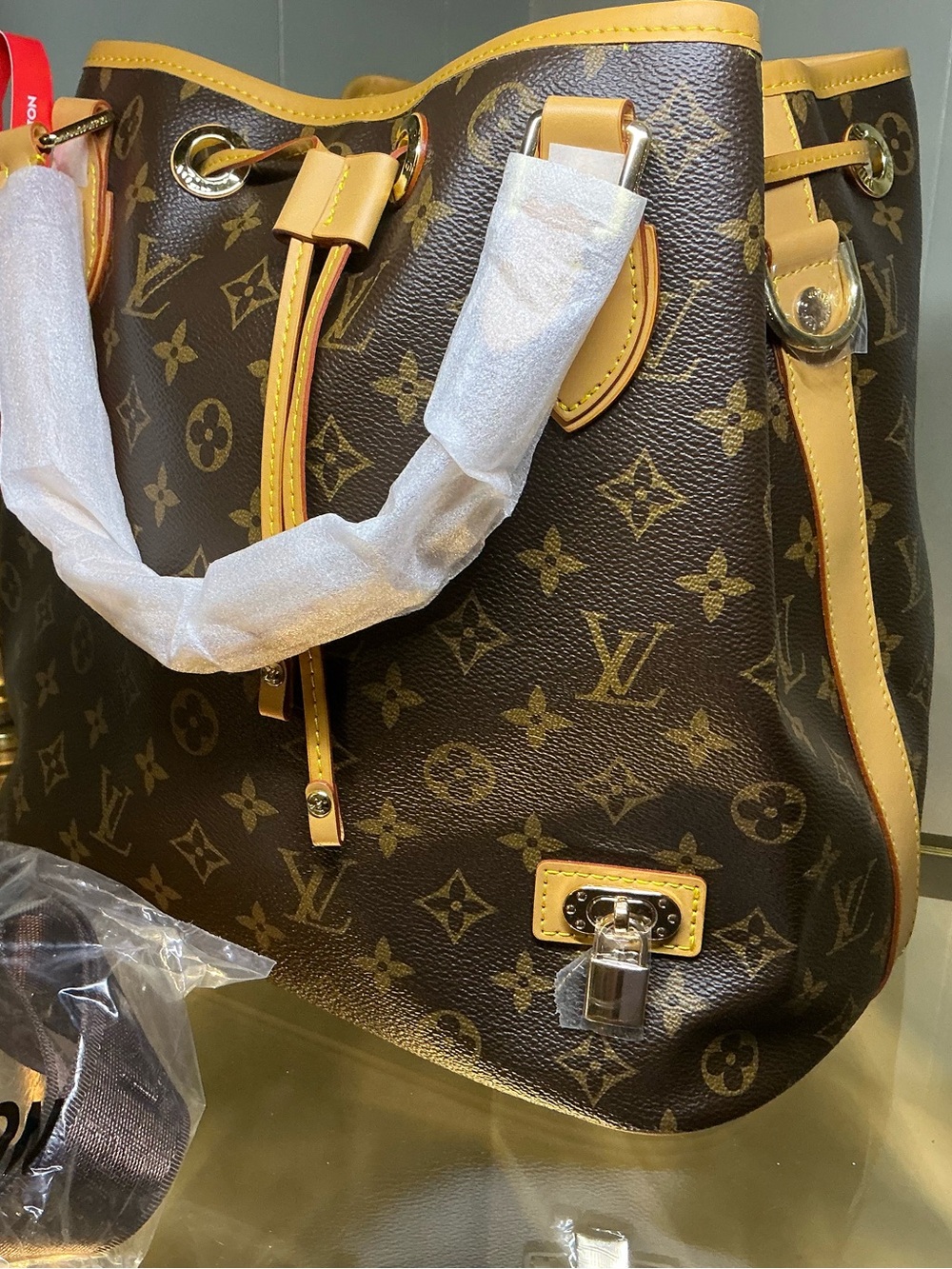 Brand New Fashion-Monogram Canvas Drawstring Shoulder Bag with Vachetta Trim